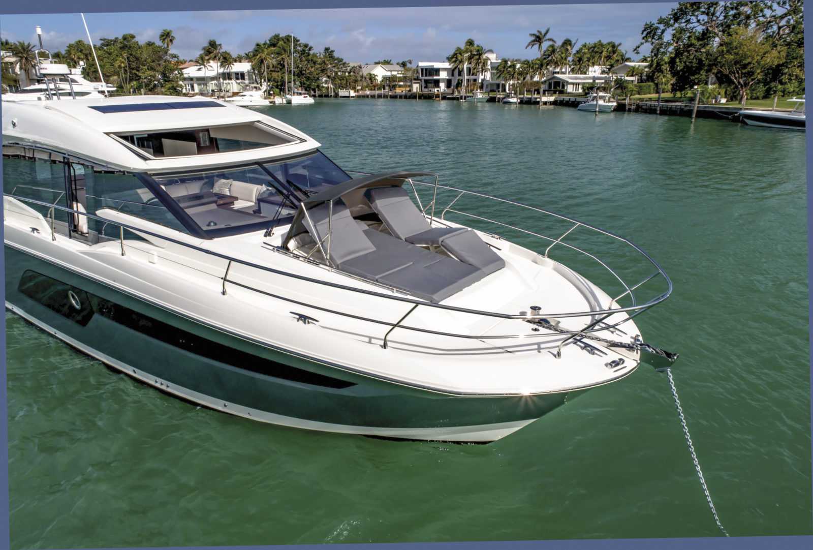 Prestige 520 S front view