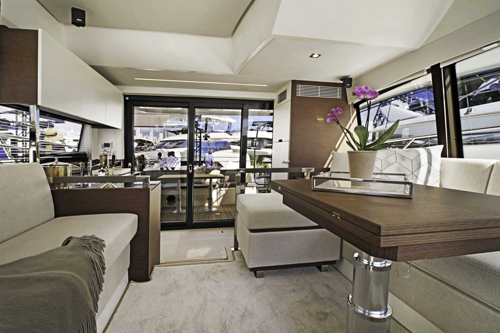Prestige 460 S Communal interior