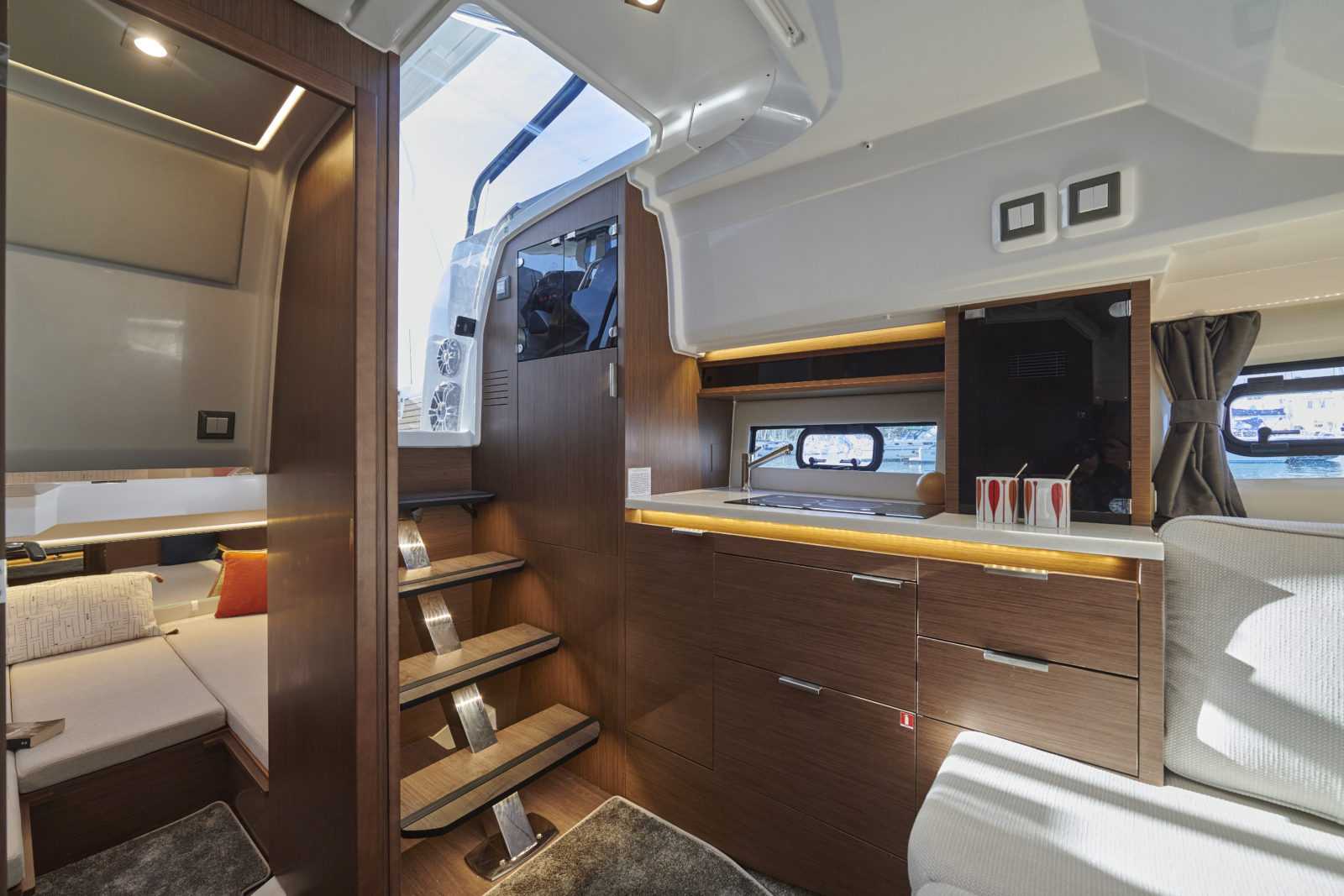 Cap Camarat 10.5WA S2 interior