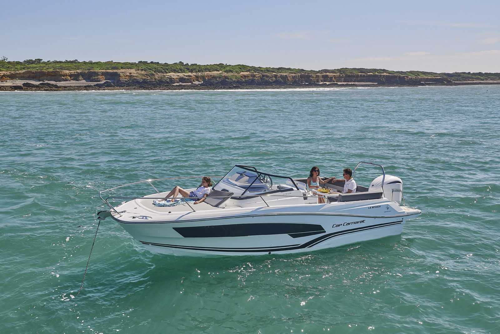 Cap Camarat 7.5WA S3 side view