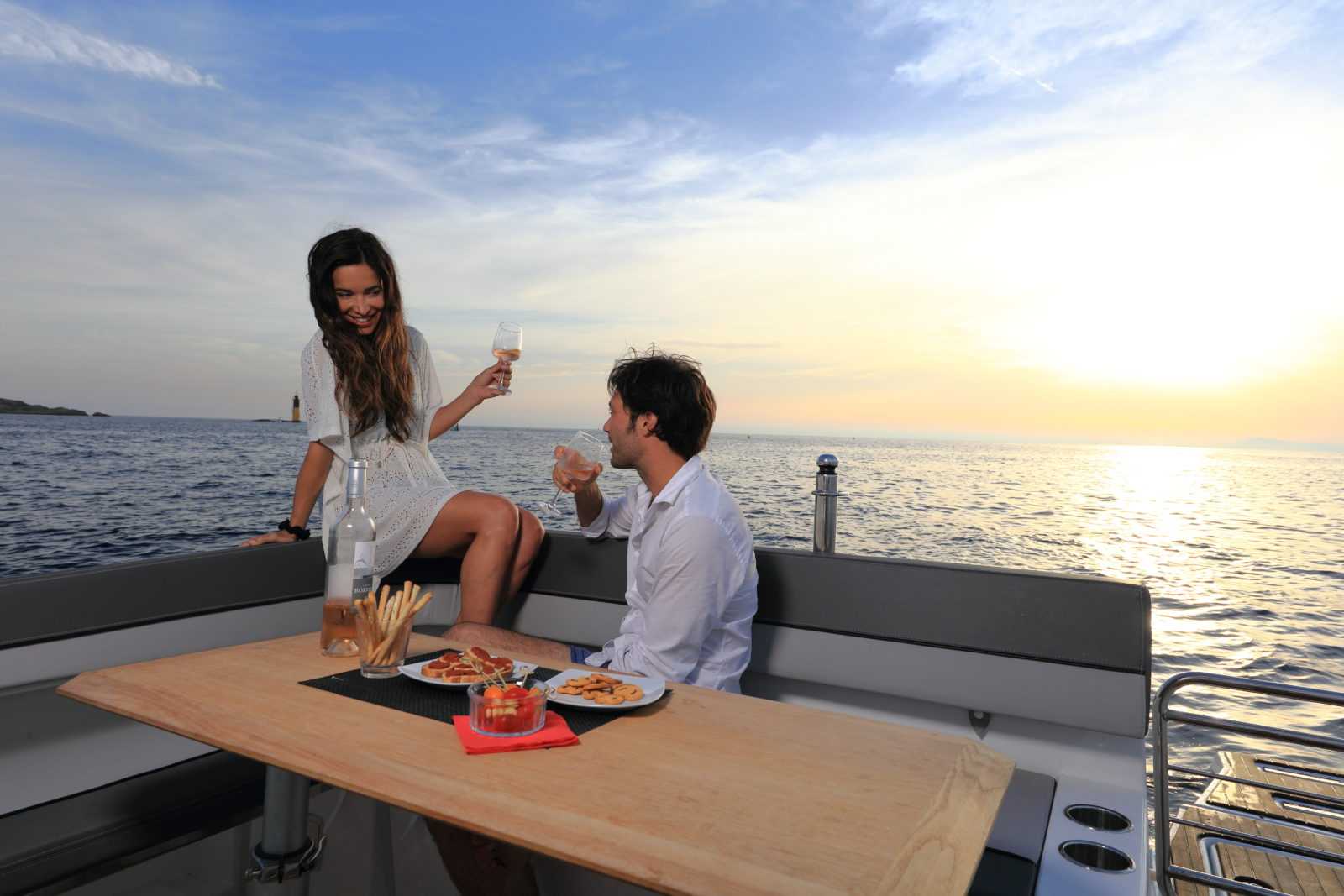 Couple on Cap Camarat 9.0WA