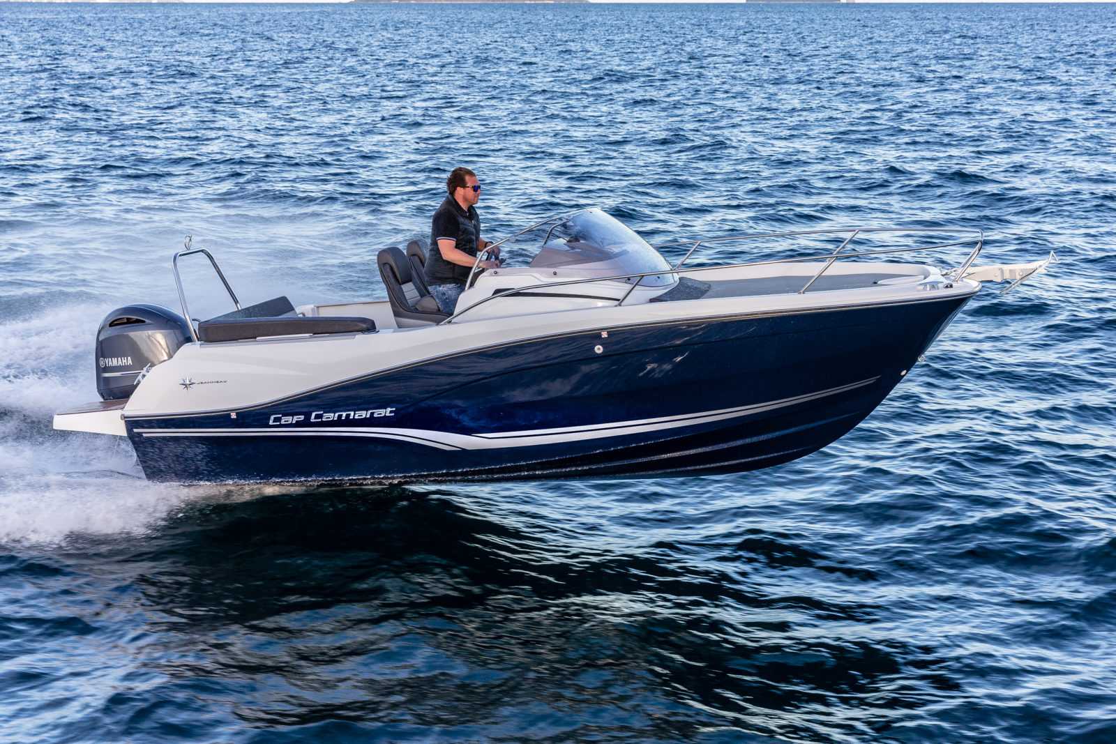 Sailing on Cap Camarat 6.5WA S3