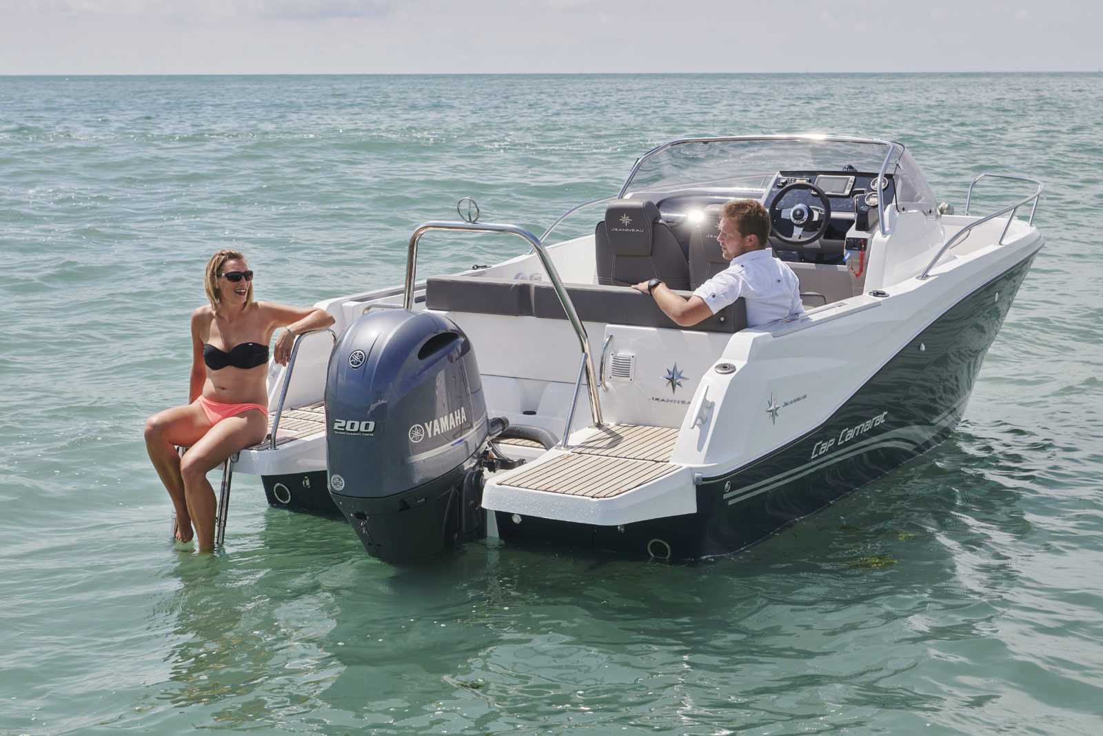 Woman on Cap Camarat 6.5WA S3