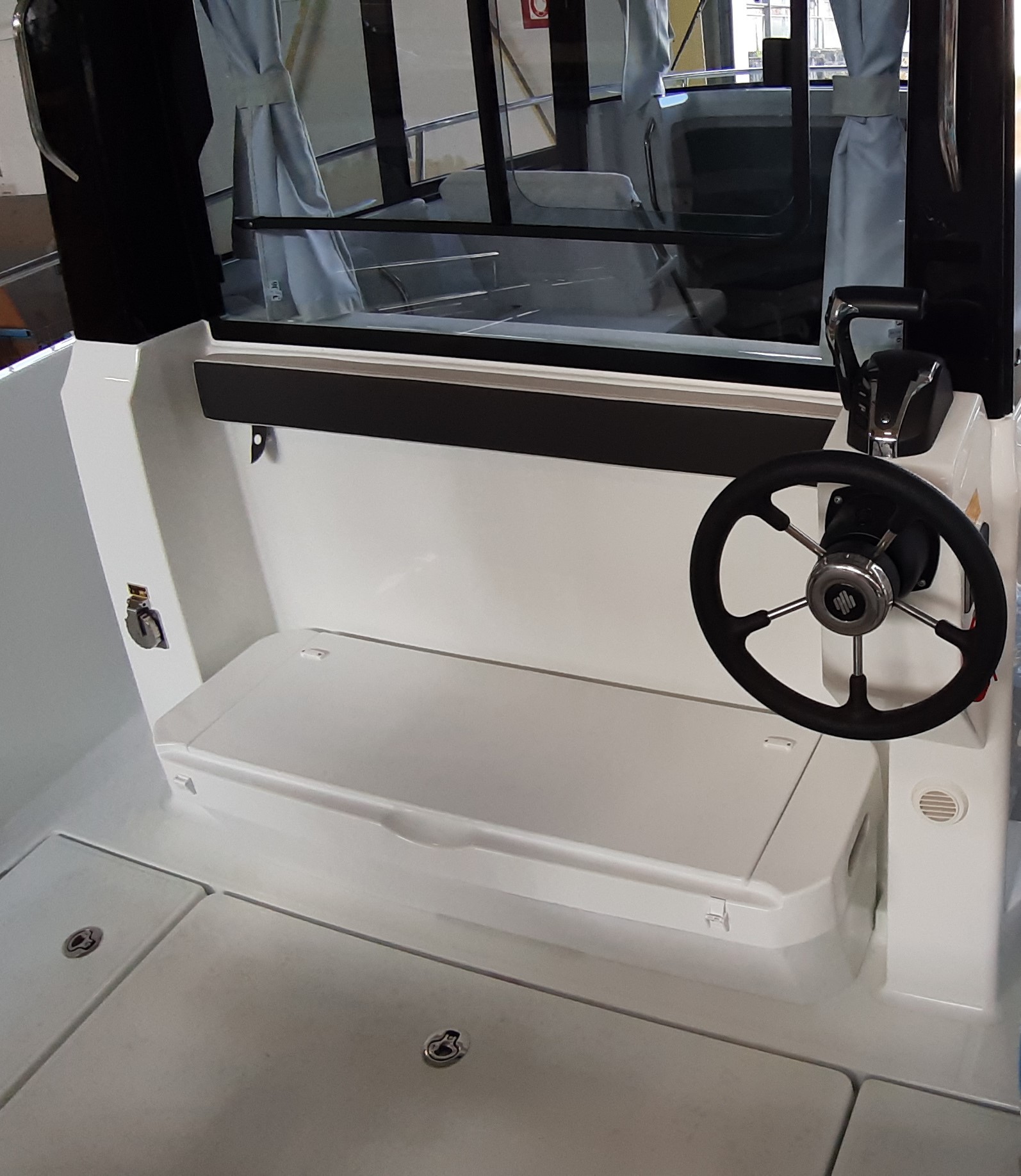 Seat in Merry Fisher 795 Sport S2