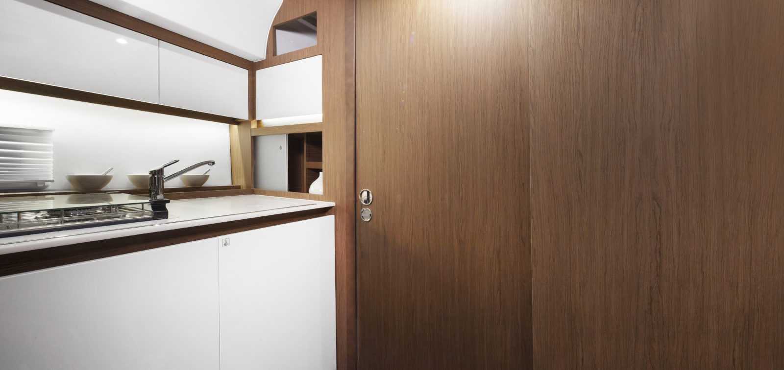 Worktop on Leader 36