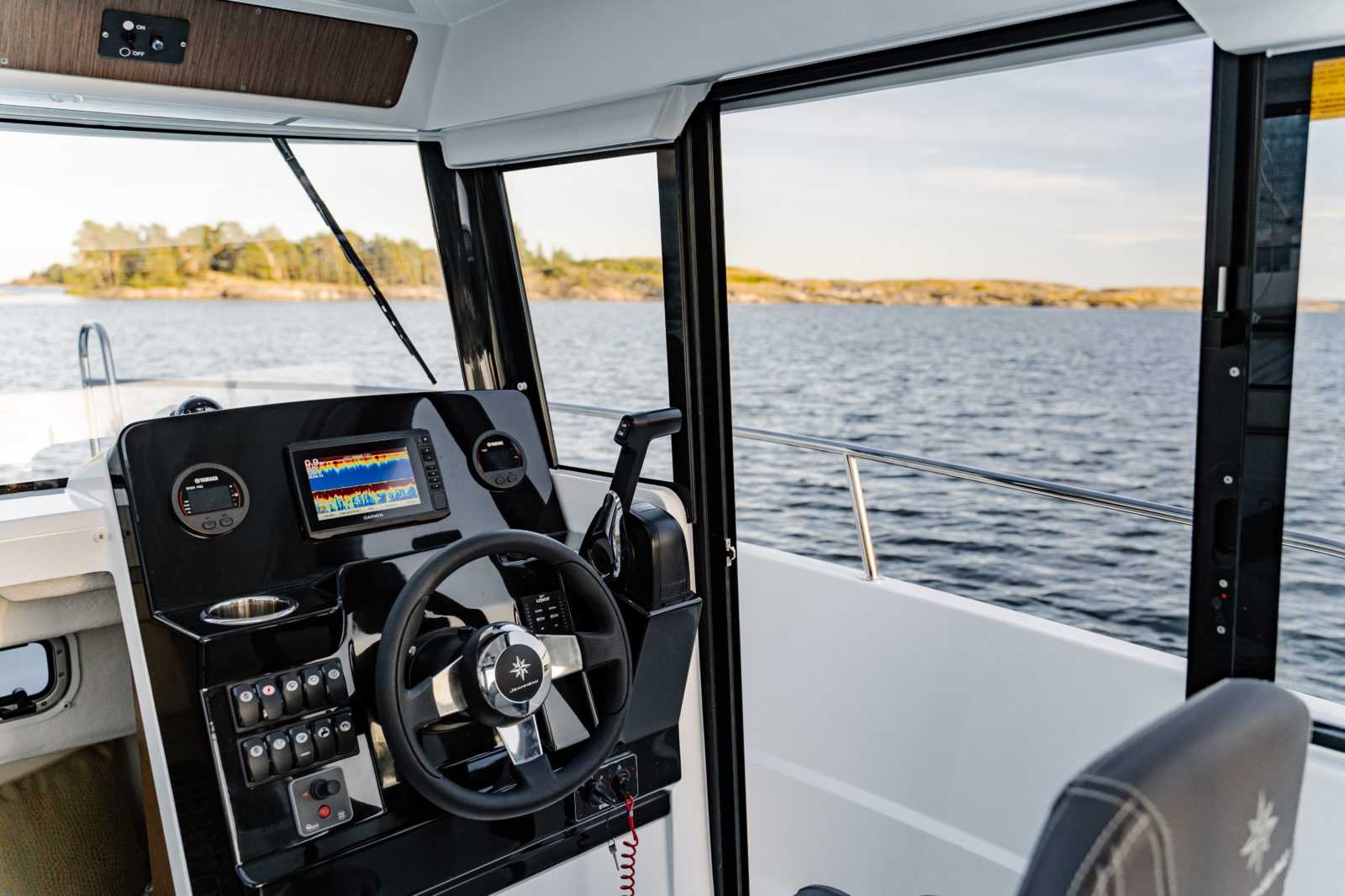 window view from Mery Fisher 695 Sport S2