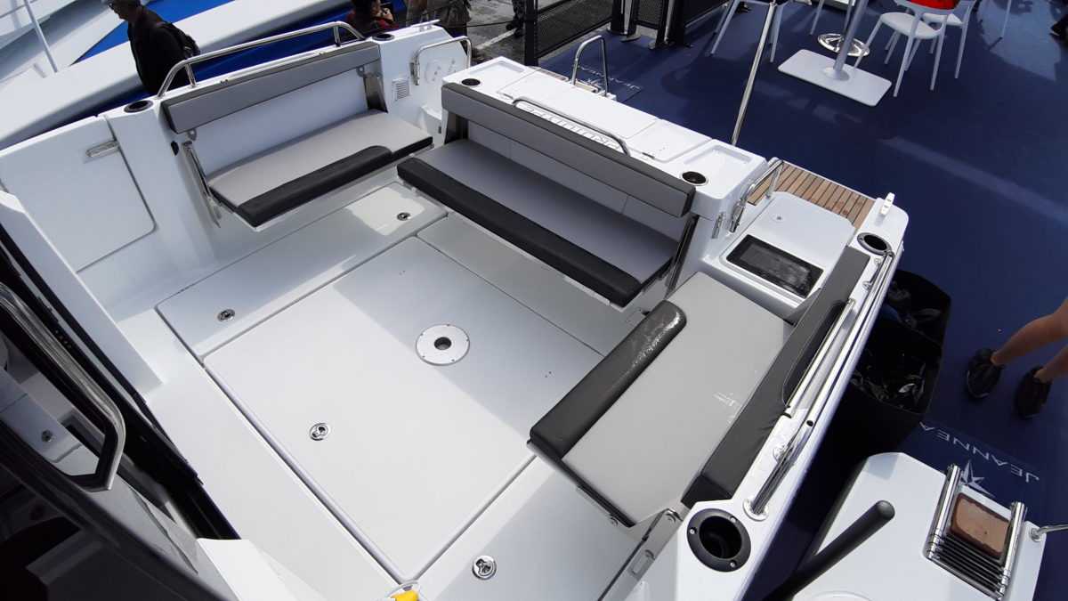 Seating on Merry Fisher 795 Sport S2