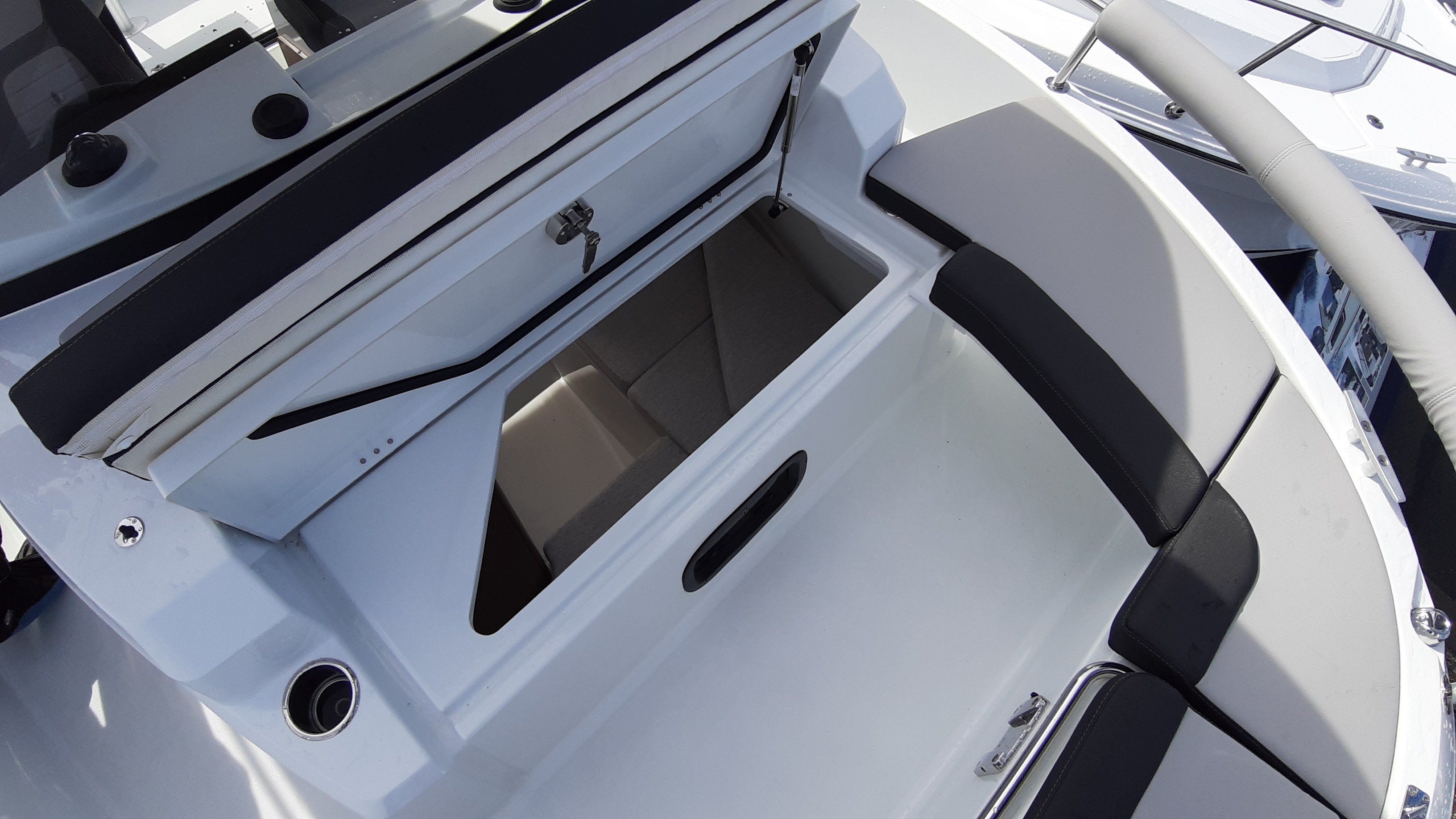 Storage on Merry Fisher 795 Sport S2