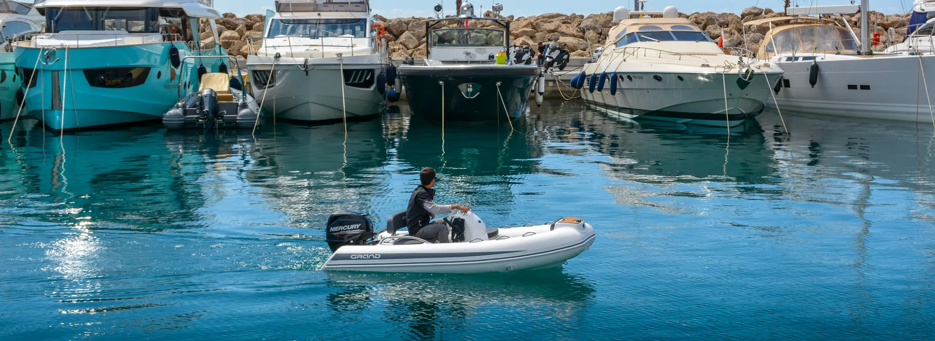 Golden Line G340 at Burton Waters