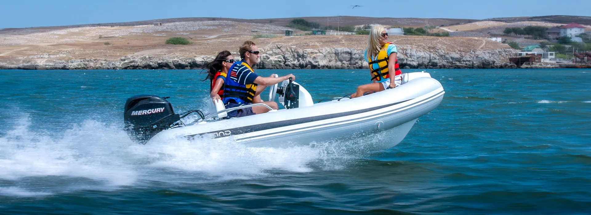 Golden Line G380 at Burton Waters