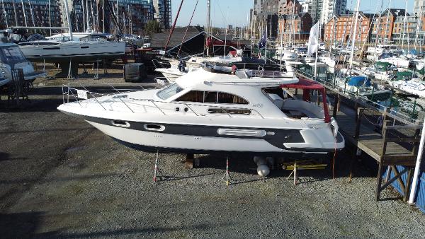 Sealine 360 Statesman