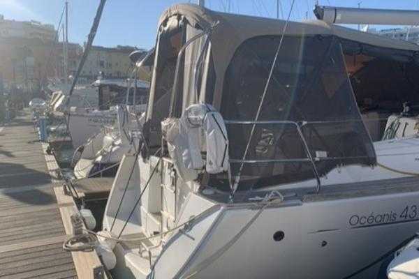 Beneteau Oceanis 43