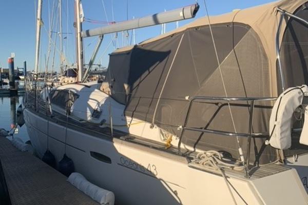 Beneteau Oceanis 43
