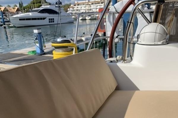 Beneteau Oceanis 43